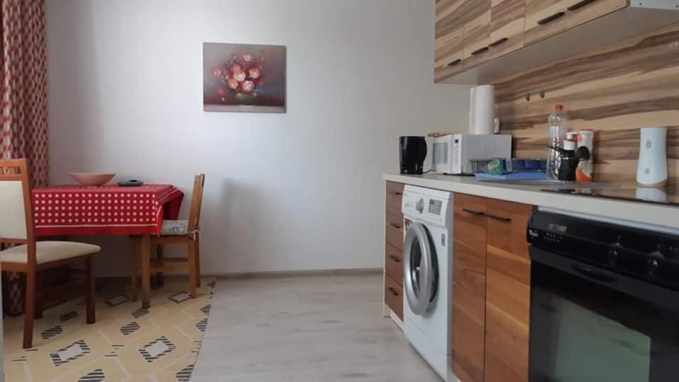 Szoba Konyha Lakas Komárno Exterior foto
